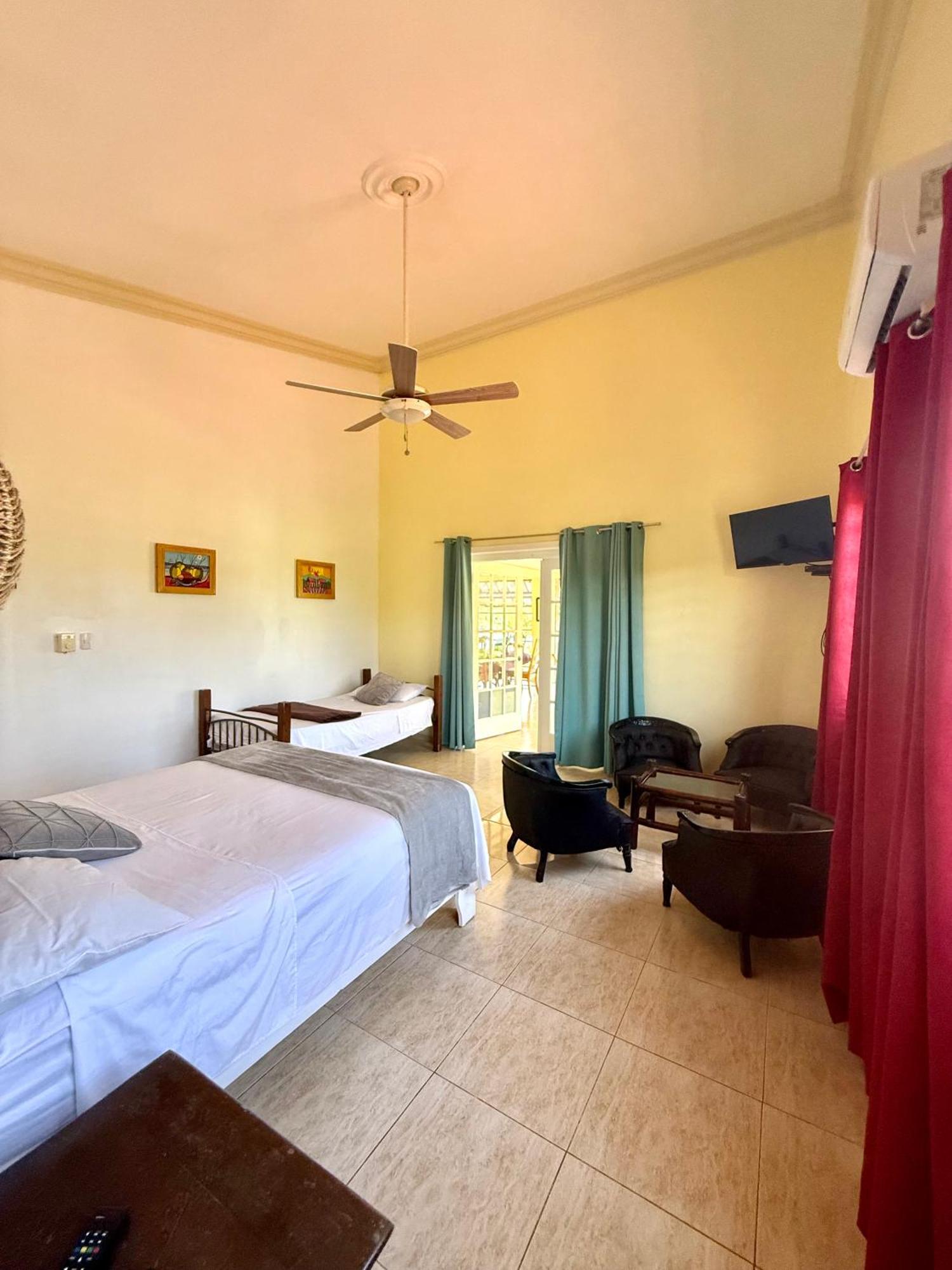 Hotel Al Mare Barahona ภายนอก รูปภาพ